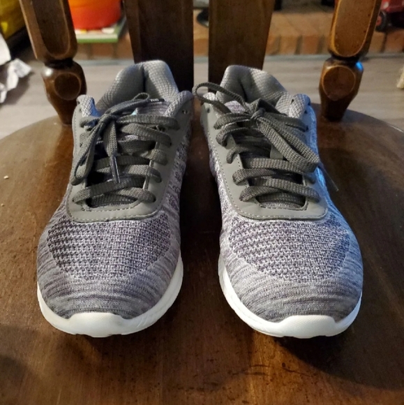 FILA Women's Sneakers - Picture 3 of 6